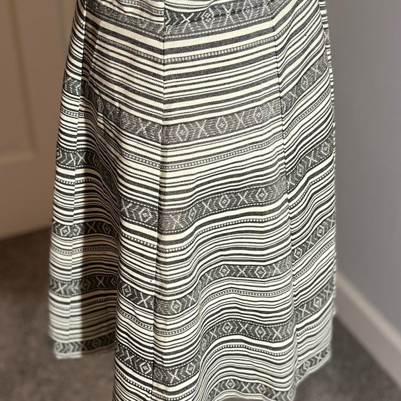 NWT RED Saks Fifth Avenue Black Ivory Fit And Flare Tribal Print Dress Medium - Picture 5 of 12